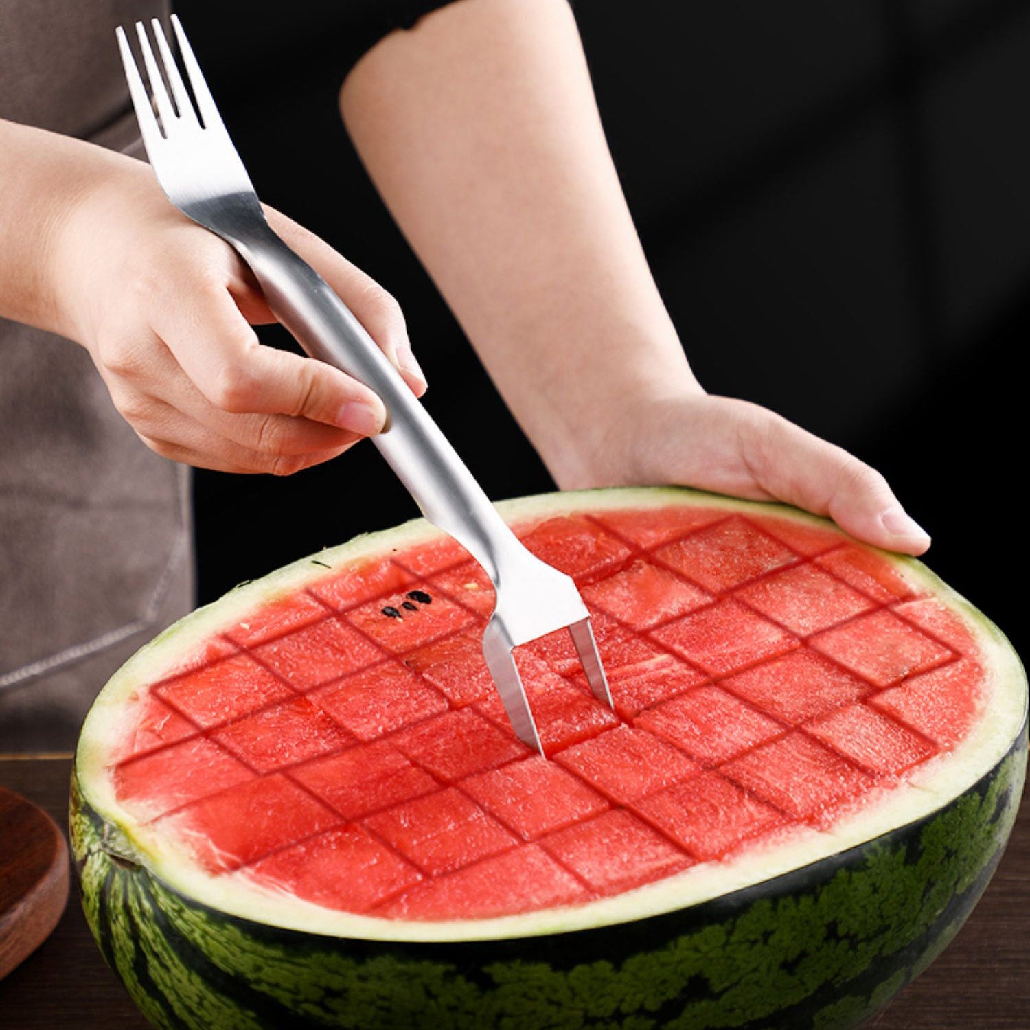 2 In 1 Watermelon Fork Slicer Multi-purpose Stainless Steel Watermelon Slicer Cutter Kitchen Fruit Cutting Fork Fruit Divider Kitchen Gadgets - Crownie 0 Watermelon cut