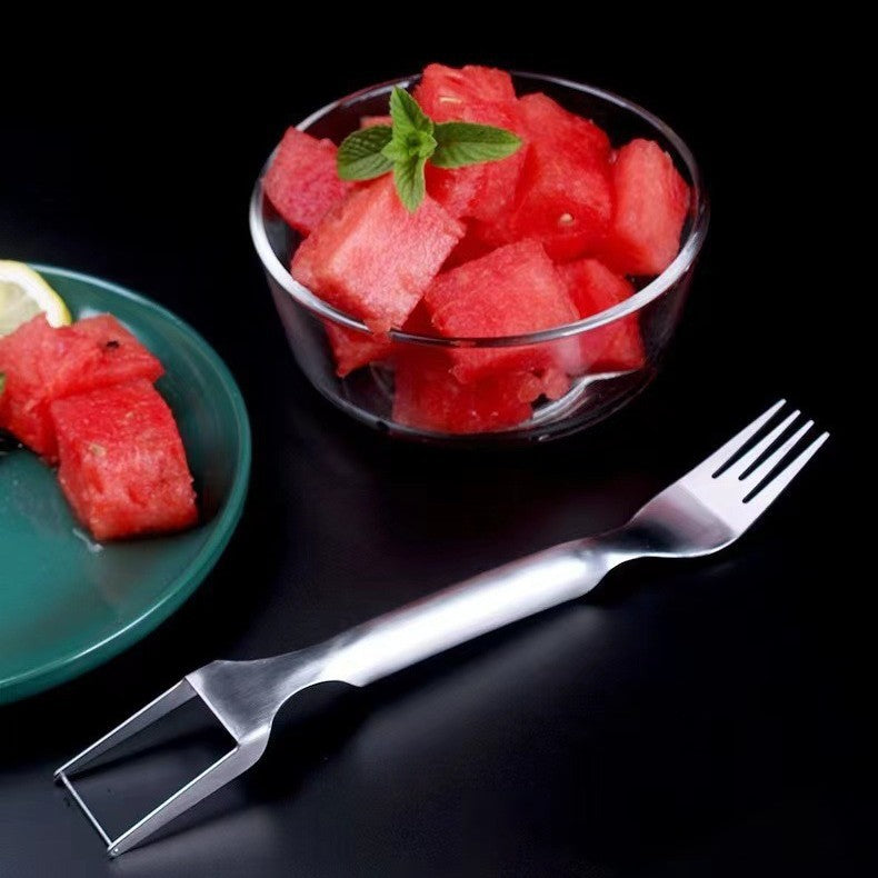 2 In 1 Watermelon Fork Slicer Multi-purpose Stainless Steel Watermelon Slicer Cutter Kitchen Fruit Cutting Fork Fruit Divider Kitchen Gadgets - Crownie 0 Watermelon cut